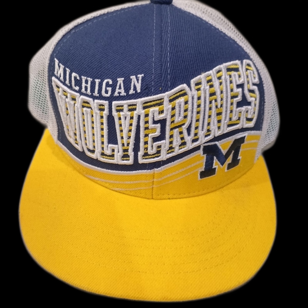 Pre-Owned [OS] Top of the World Michigan Wolverines Blue and Yellow Trucker Hat